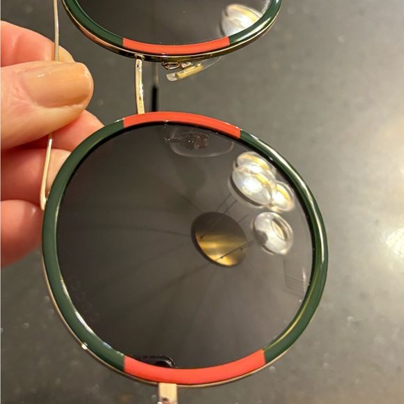 Gucci round green & red women’s sunglasses - Picture 9 of 15